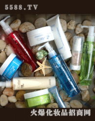 英國白茶亮采修復(fù)護發(fā)素 廈門樂蔓日用品的護發(fā)新選擇